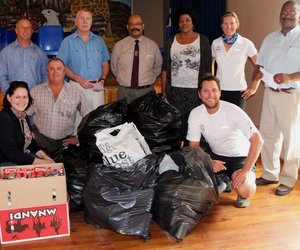 R100 per afvalblikkie